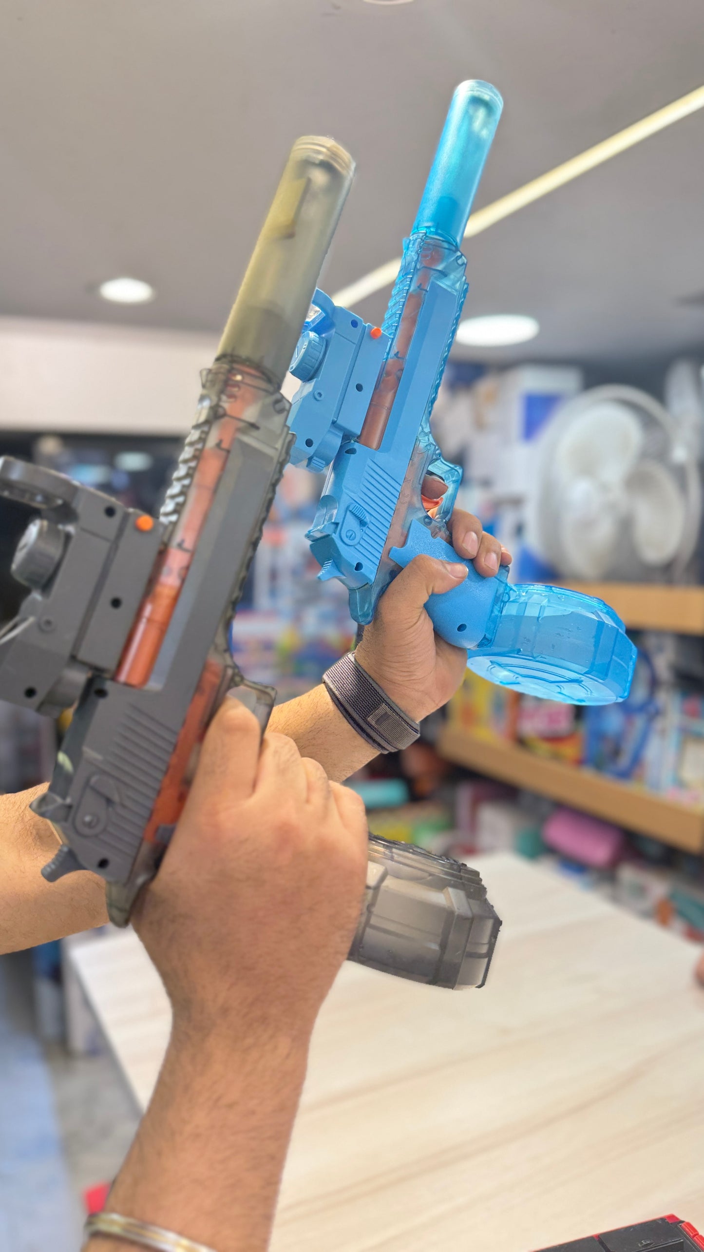 New water gun with Sensor light and rechargeable battery