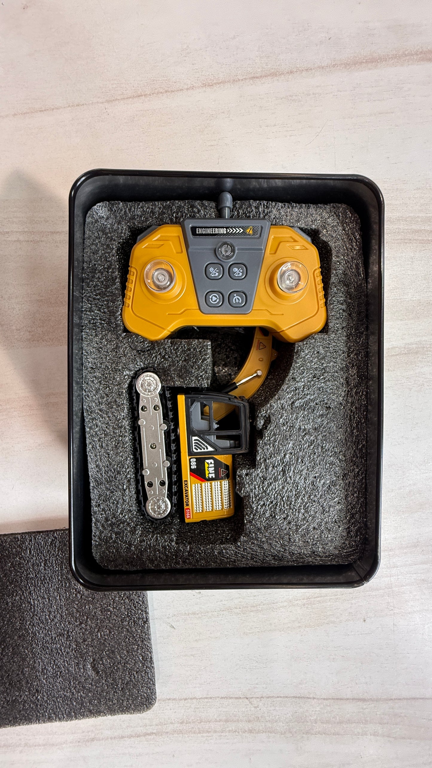 Mini RC Construction Vehicle | 1:64 Scale Die-Cast Metal Body | Remote Control Engineering Toy Vehicle for Kidss | Realistic Simulation Styling (Excavator 1.64 Scale)