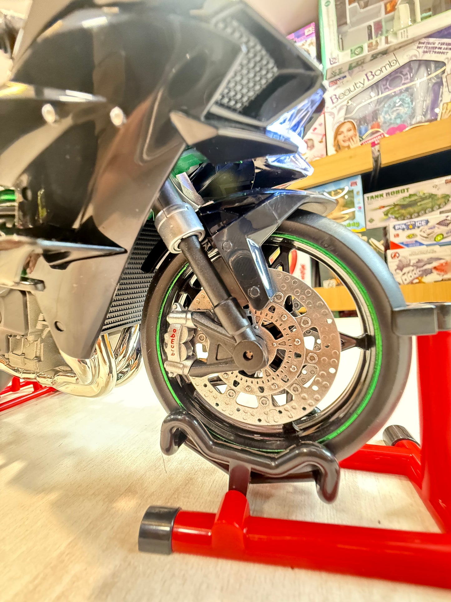 (H2R bike kawasakiSuper Bike Motor Cycle - with smoke and lights Tiny Figure Racing Sports Max Energy Power scale 1:9