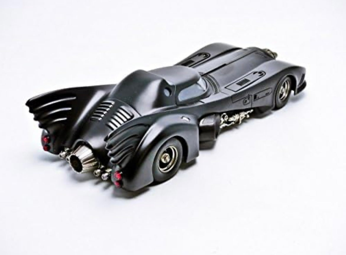 Batmobile car with smoke - new batman car in metal body - Diecast scale model 1:24 - music and lights