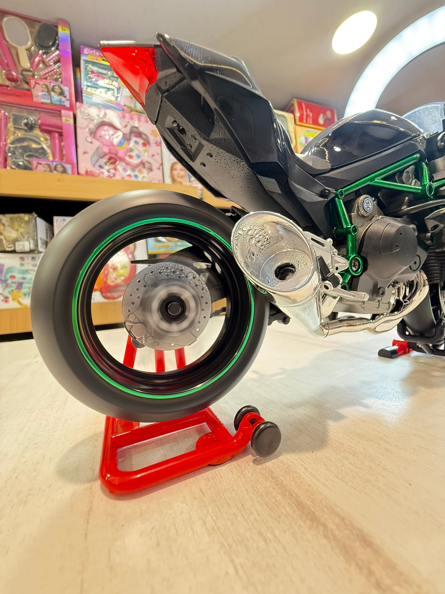 (H2R bike kawasakiSuper Bike Motor Cycle - with smoke and lights Tiny Figure Racing Sports Max Energy Power scale 1:9