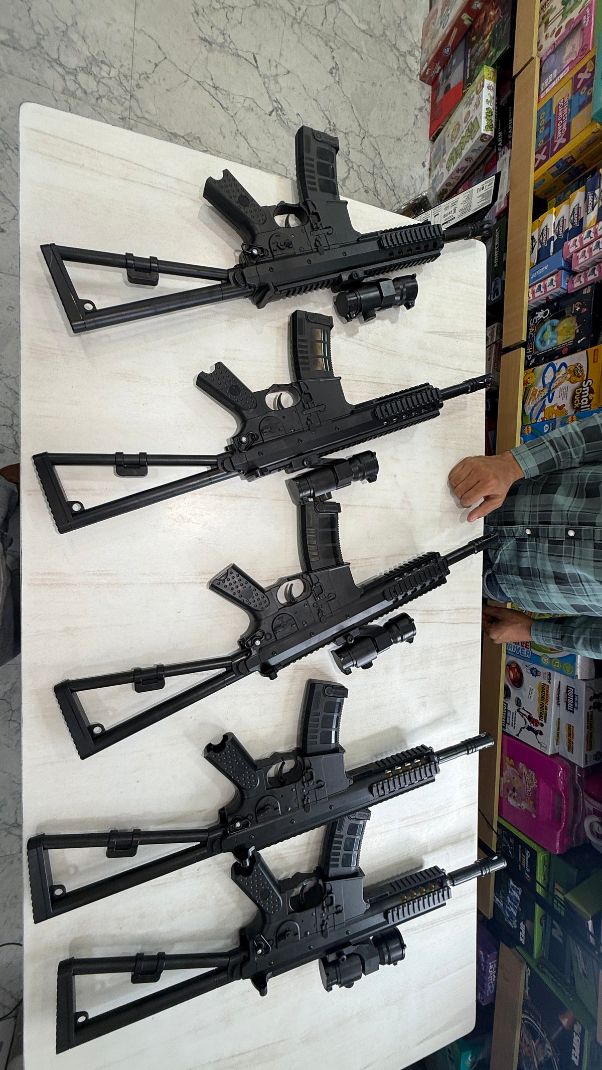 Heavy body Super Powerfull1.2 Kgs M416 with scope Jelly Gun with orbeez ball jelly - big size Automatic battery operated - electric gun (price including shipping)