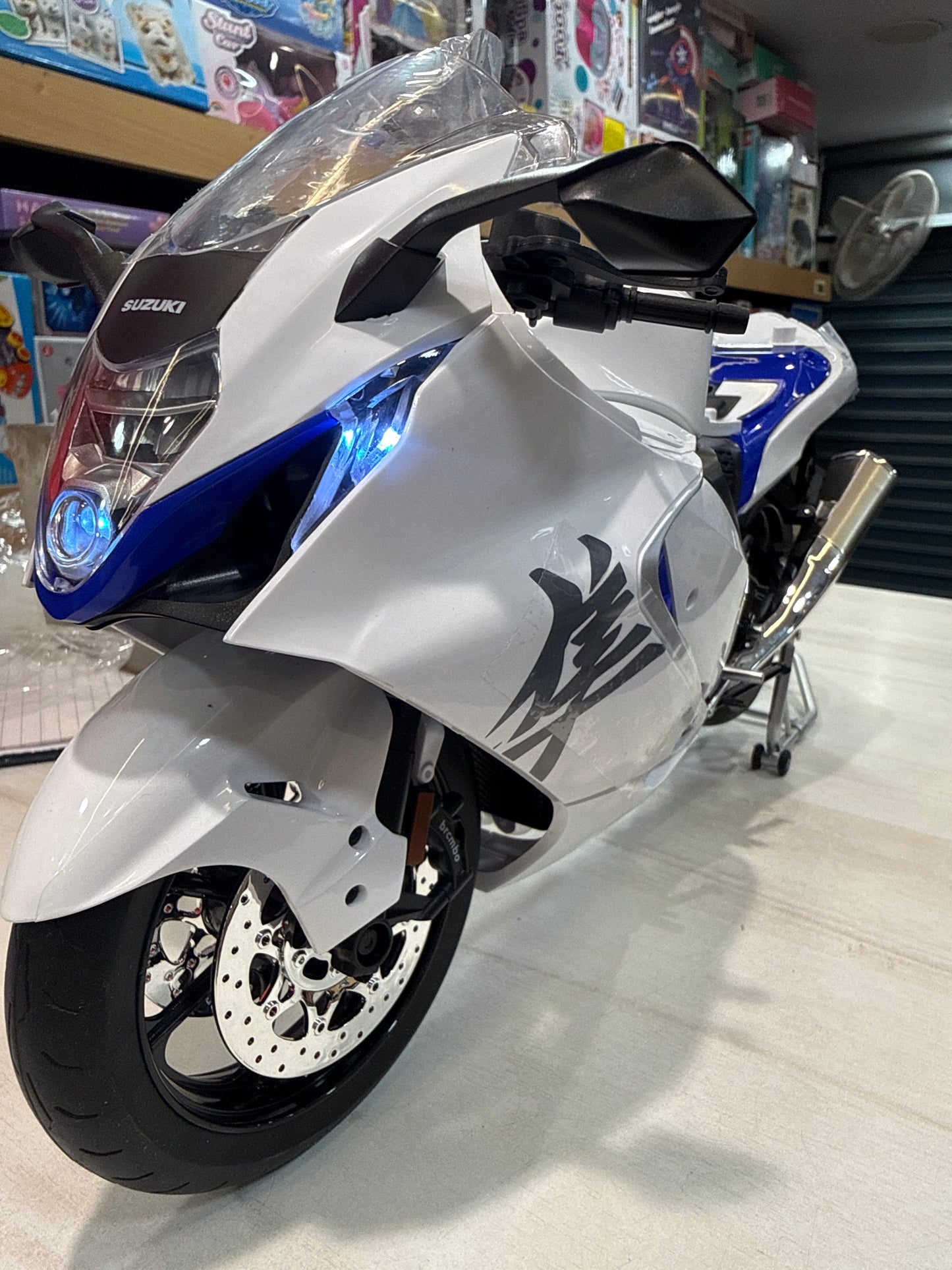 Big size Hayabussa Bike Motor Cycle Random Color- with smoke and lights Tiny Figure Racing Sports Max Energy Power scale model 1:6 - smoke and real key - playmaster toys