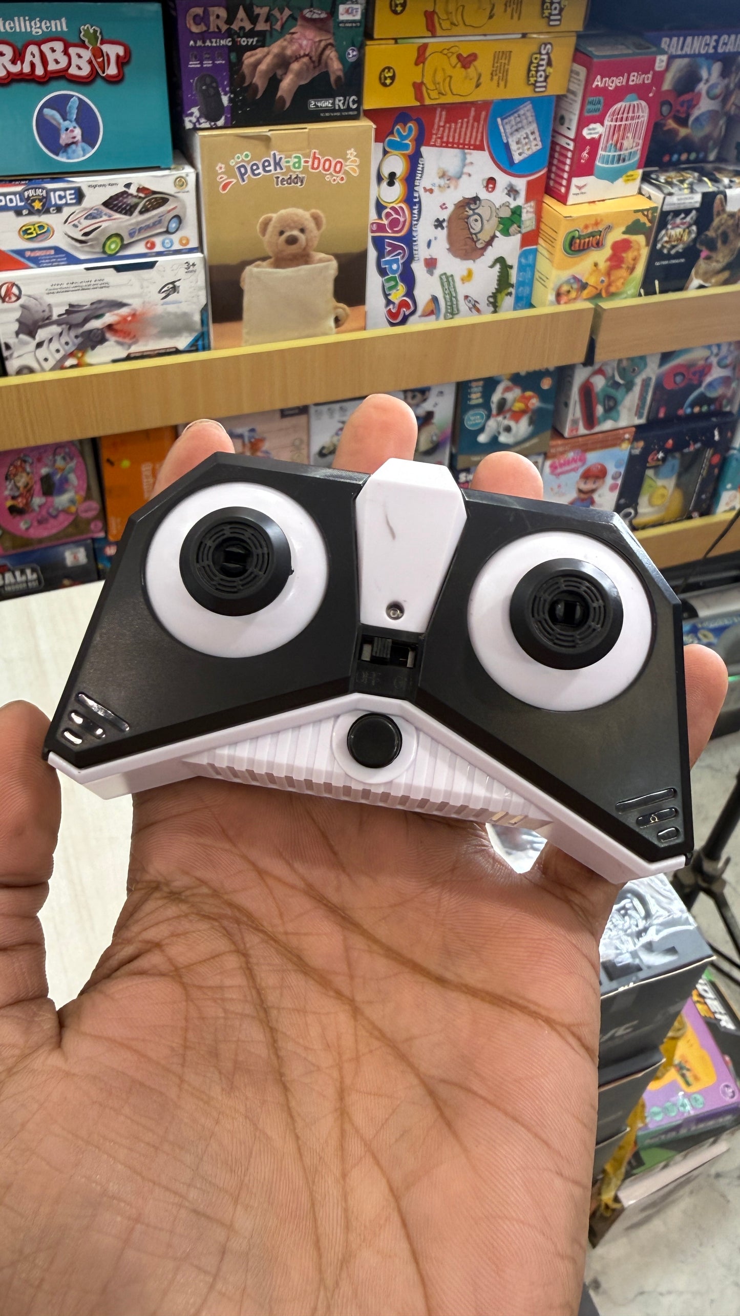 360° Rotating Tesla Monster Truck, 4WD RC Stunt Cars with Light and Music, 2.4 GHz, Rechargeable, Various Terrain Truck, Unicorn Toys, Christmas, Birthday Gift Age 3-10