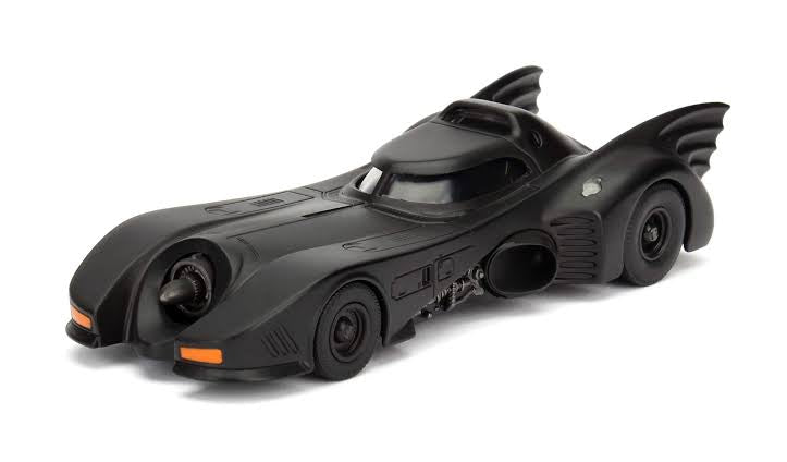 Batmobile car with smoke - new batman car in metal body - Diecast scale model 1:24 - music and lights