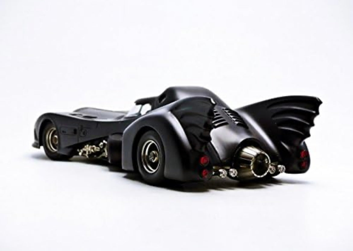 Batmobile car with smoke - new batman car in metal body - Diecast scale model 1:24 - music and lights