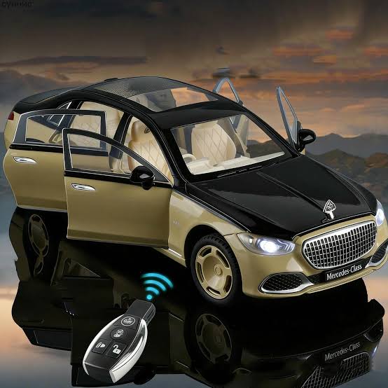 1/24 Mercedes-Maybach S680 with remote controlled doors