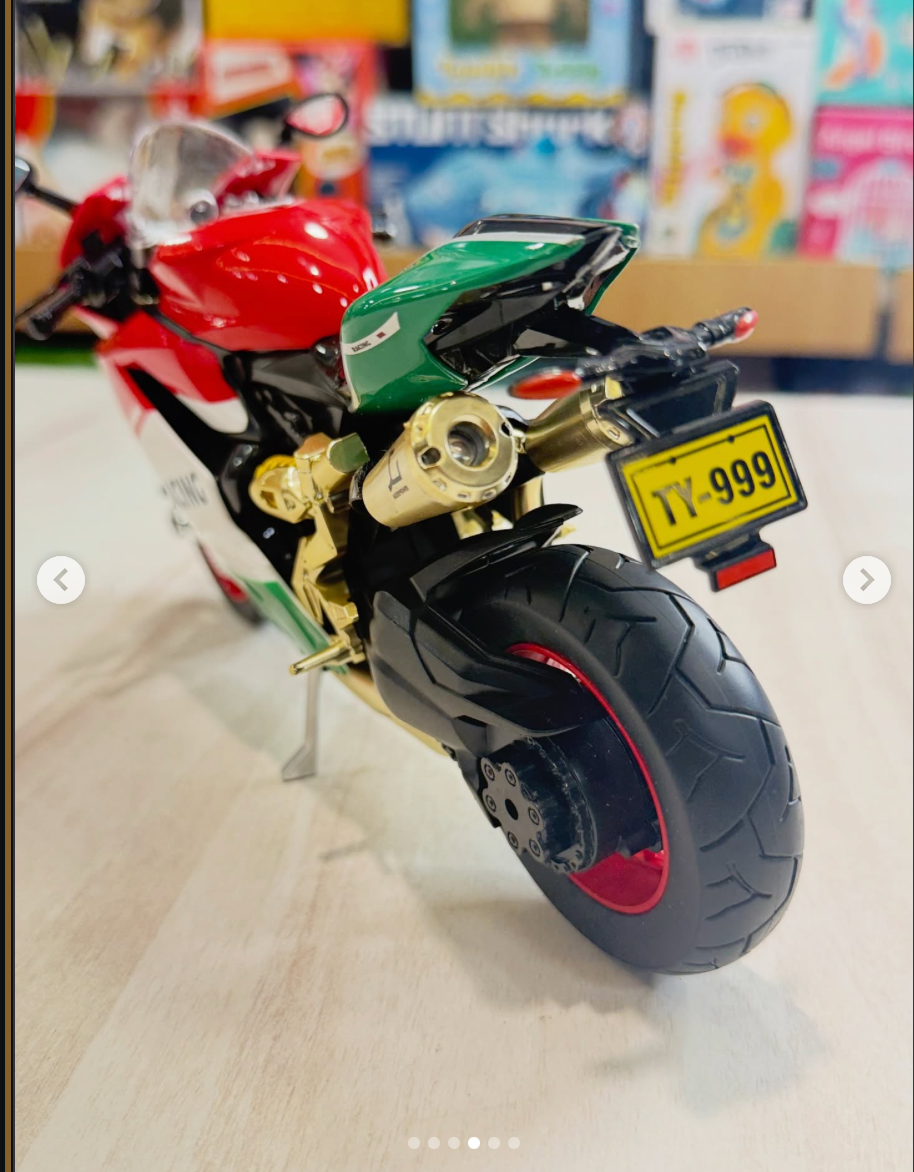 Ducati bike with real smoke and lights-charger - REAL ACCELERATOR AND REAL BIKE KEY