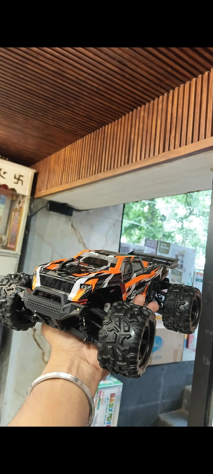 Drift Concept High Speed 40+KM/H RC Drift Remote Control Hobby Grade 4WD Truck Anti-Crash Toy Car All Terrains Rock Jeep Off Road Monster Vehicle Truck Crawler Rechargeable Batteries Included