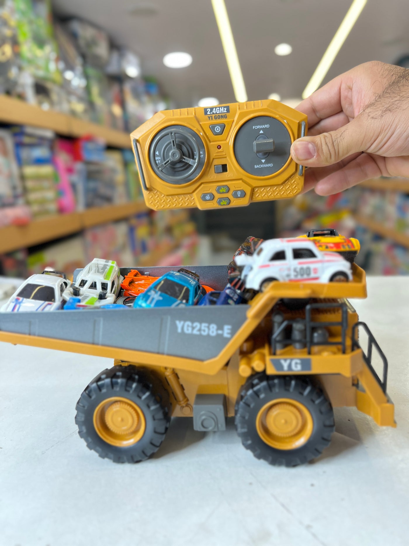 Mobil rc store dump truck